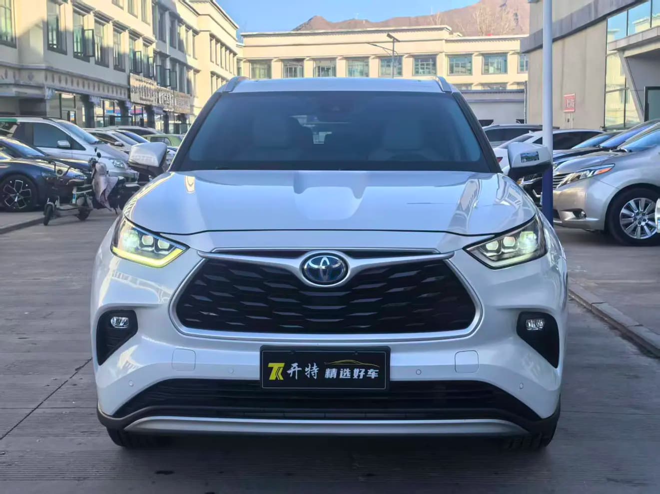 Toyota Highlander 2022 г. 120121 км. — фото 2