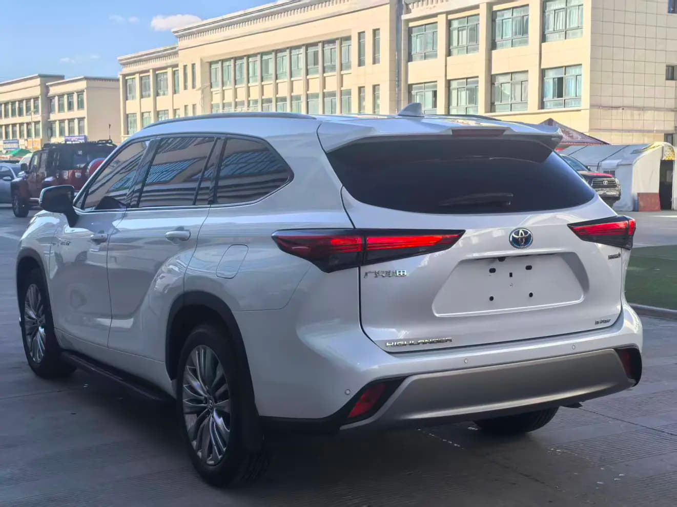 Toyota Highlander 2022 г. 120121 км. — фото 4