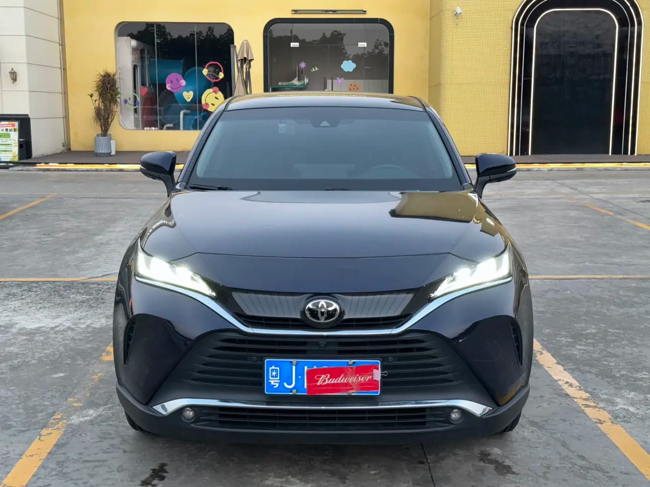 Toyota Harrier 2022 г. 60013 км. — фото 2