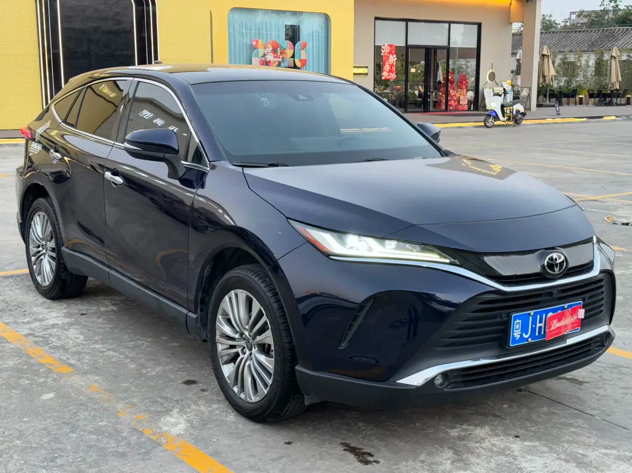 Toyota Harrier 2022 г. 60013 км. — фото 3