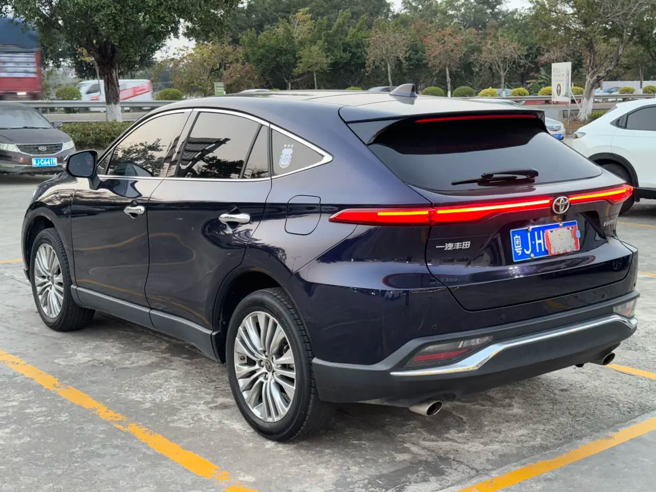 Toyota Harrier 2022 г. 60013 км. — фото 4