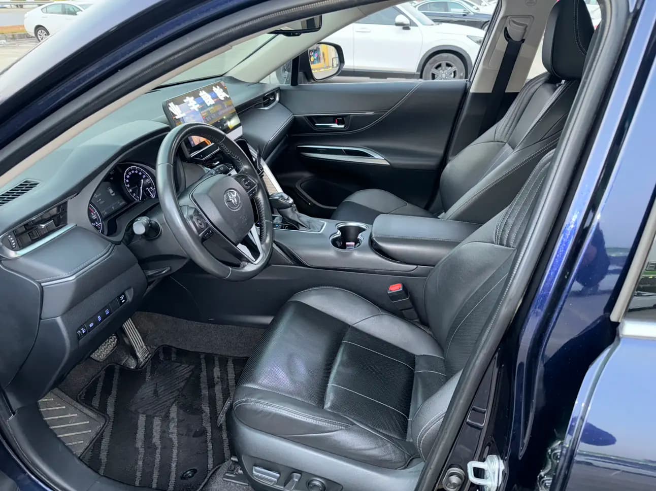 Toyota Harrier 2022 г. 60013 км. — фото 9