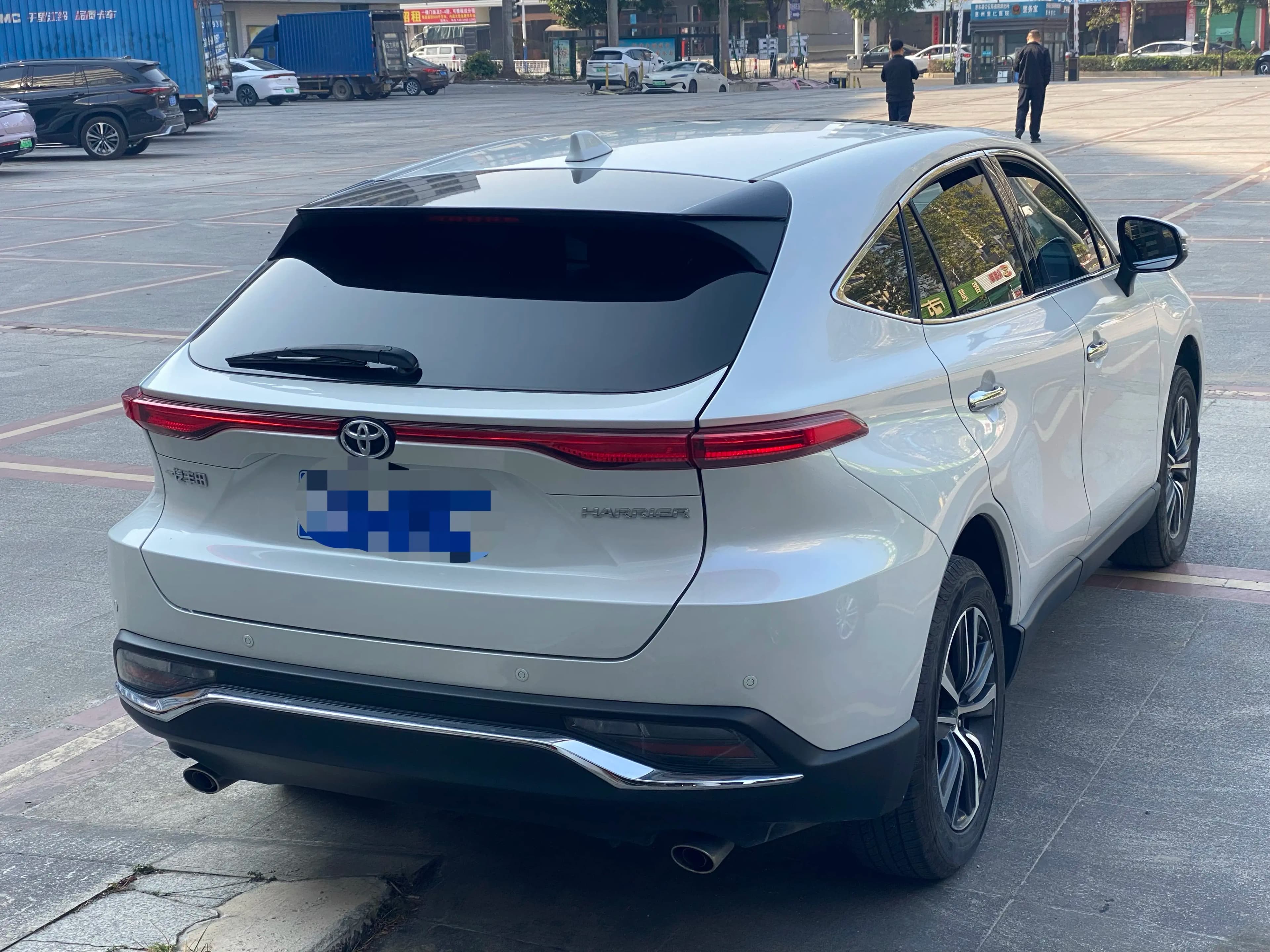 Toyota Harrier 2023 г. 41014 км. — фото 2