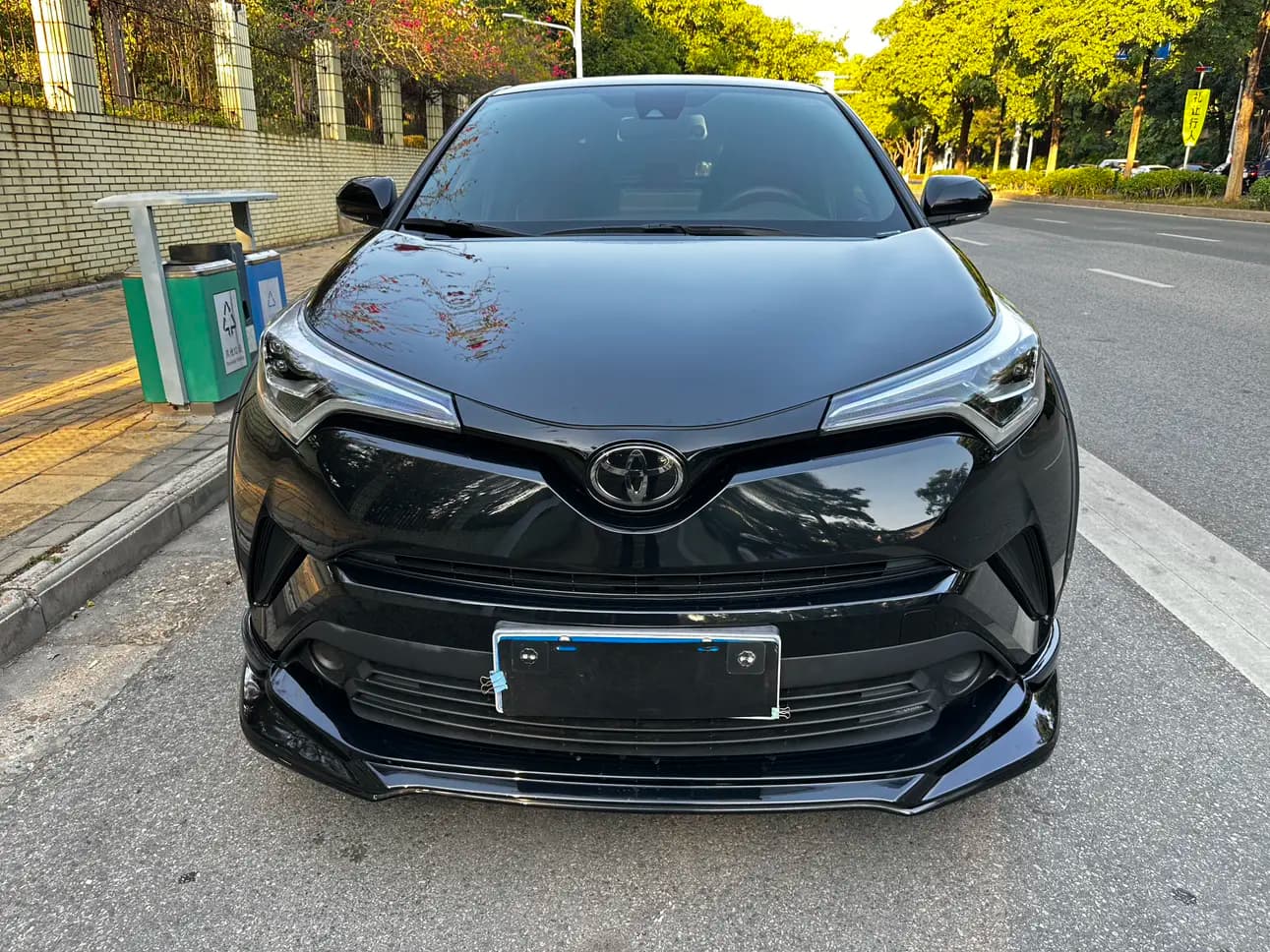 Toyota C-HR Hybrid 2021 г. 41070 км. — фото 2