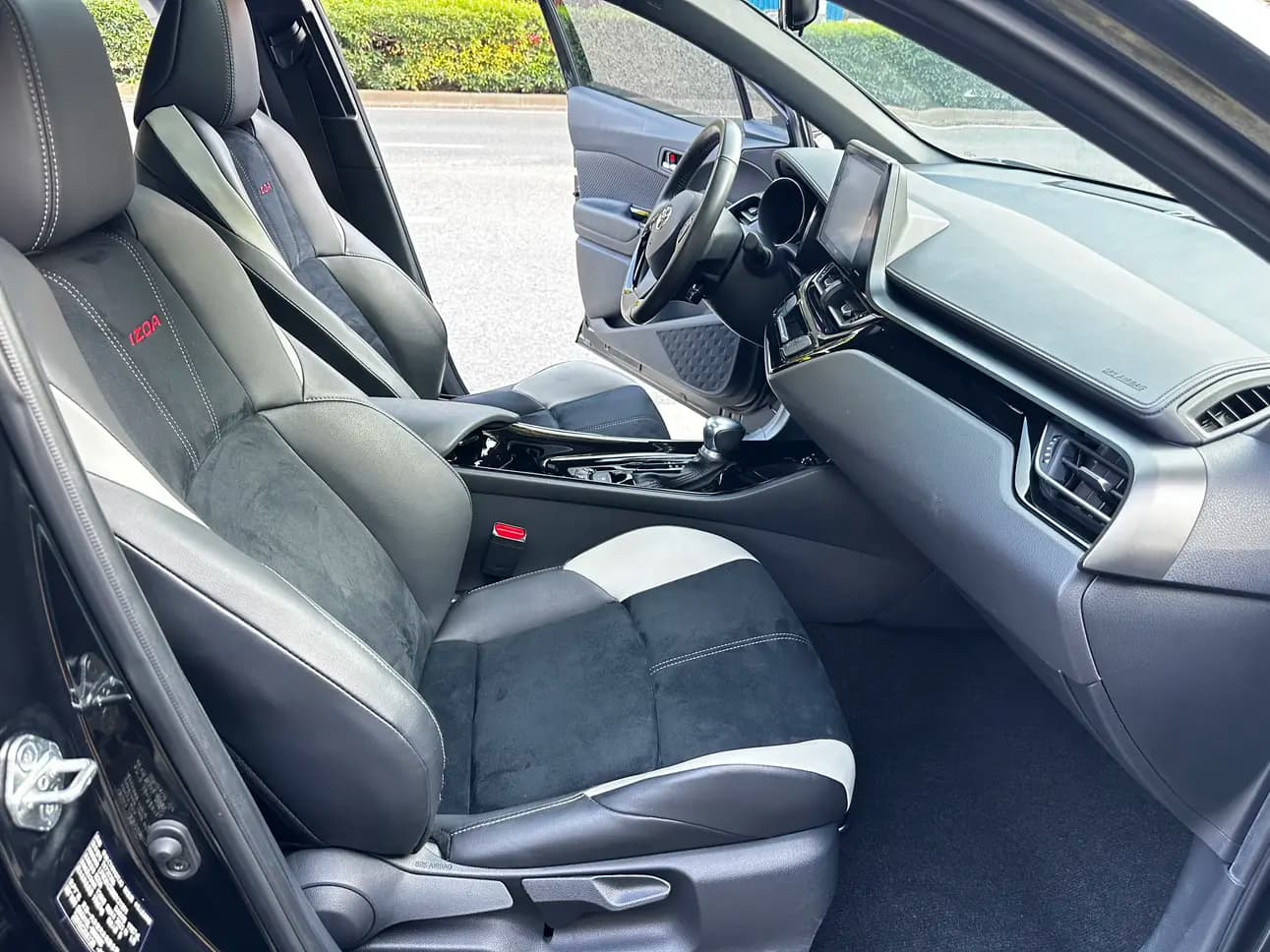 Toyota C-HR Hybrid 2021 г. 41070 км. — фото 17