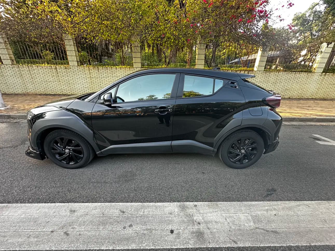 Toyota C-HR Hybrid 2021 г. 41070 км. — фото 4