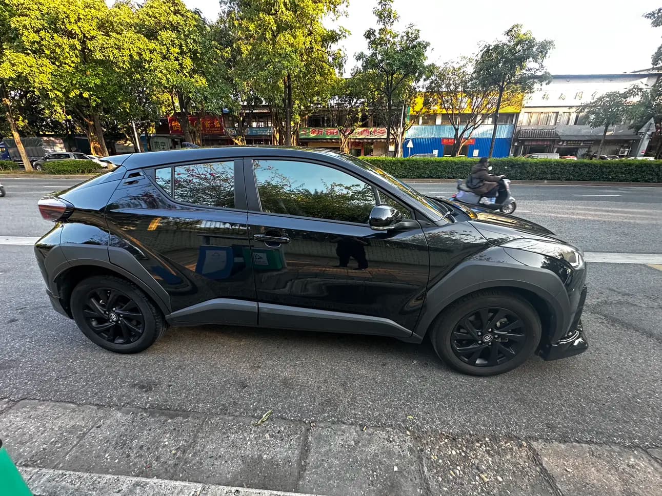 Toyota C-HR Hybrid 2021 г. 41070 км. — фото 8