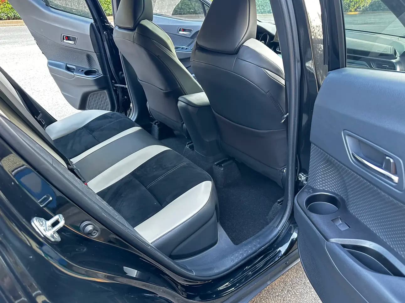 Toyota C-HR Hybrid 2021 г. 41070 км. — фото 10