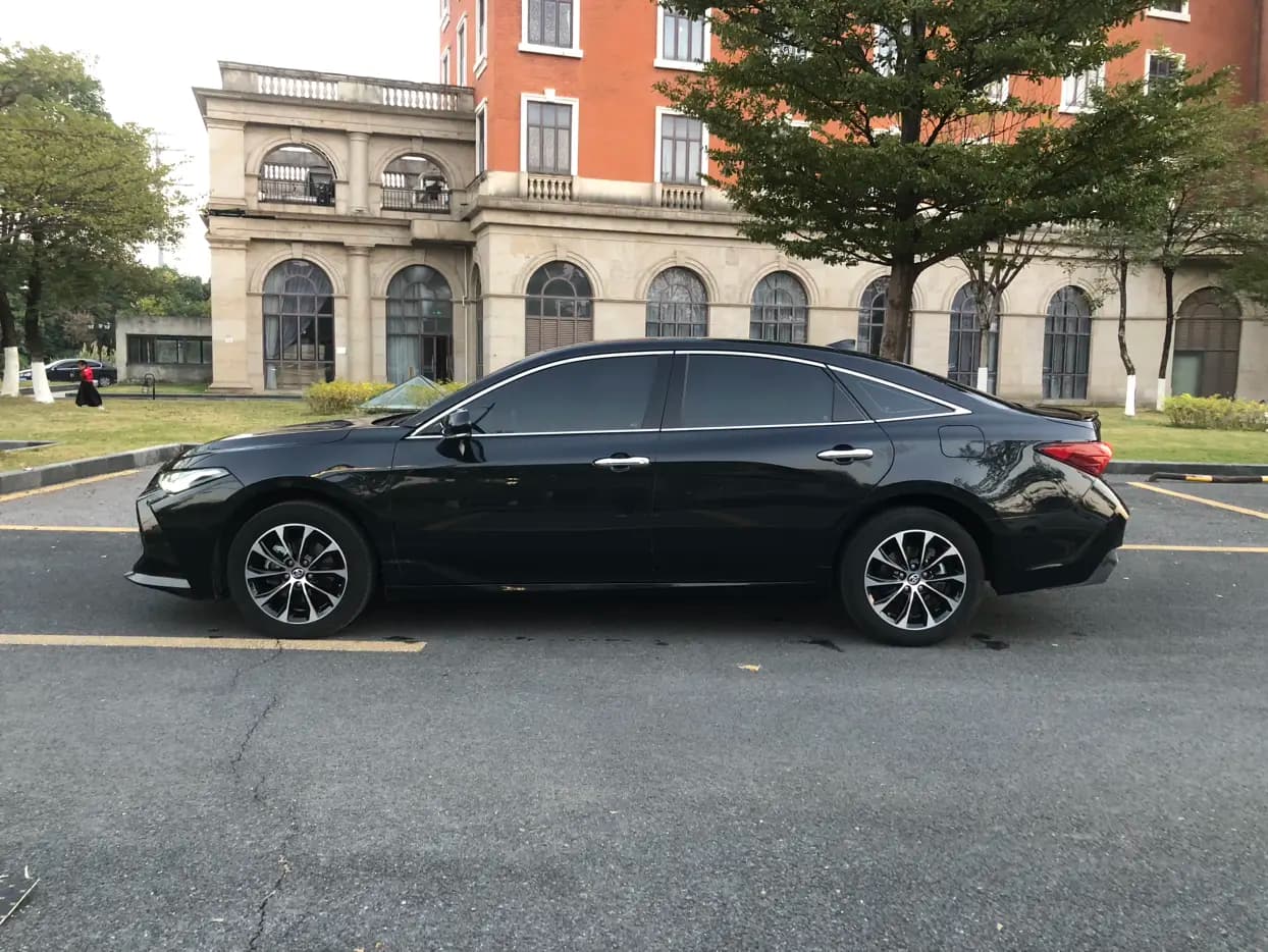 Toyota Avalon 2023 г. 80110 км. — фото 4