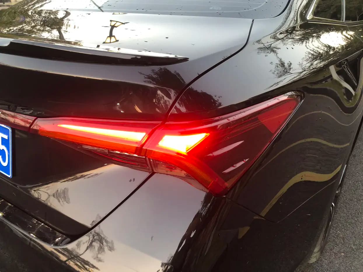 Toyota Avalon 2023 г. 80110 км. — фото 10