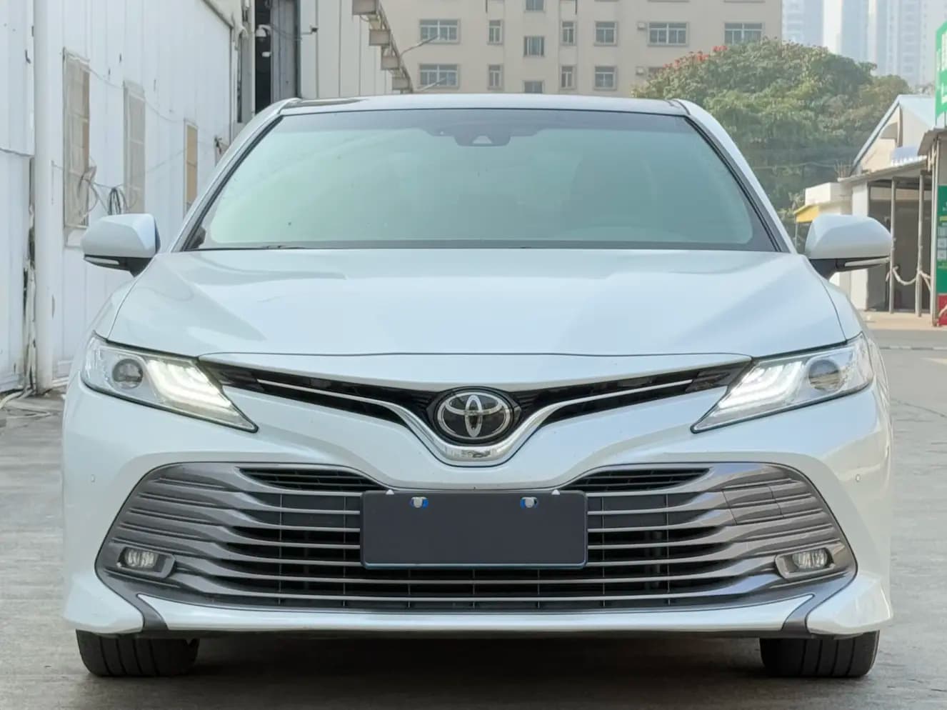 Toyota Camry 2021 г. 48058 км. — фото 2