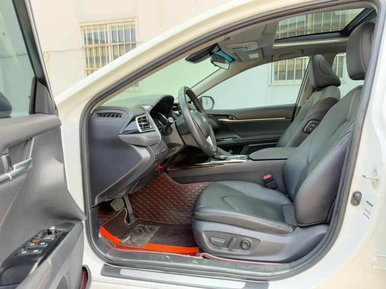 Toyota Camry 2021 г. 48058 км. — фото 14
