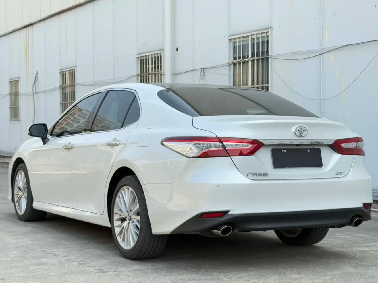 Toyota Camry 2021 г. 48058 км. — фото 4