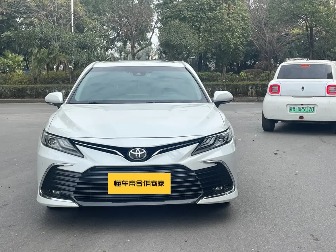 Toyota Camry 2023 г. 58059 км. — фото 2