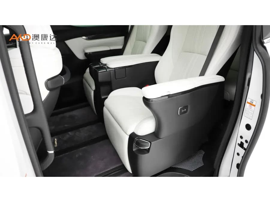 Lexus LM 2022 г. 78378 км. — фото 3