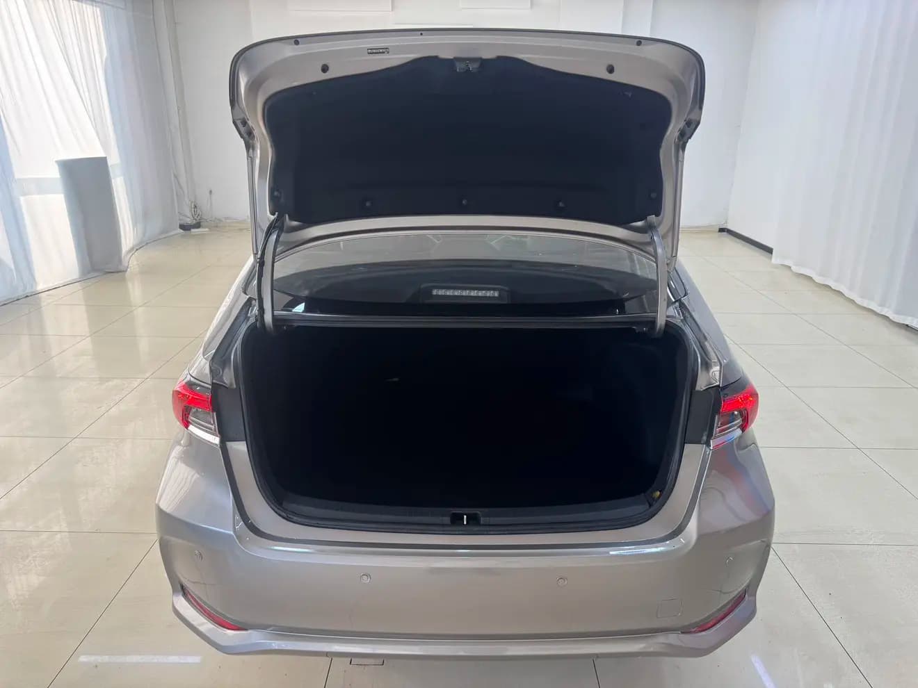 Toyota Corolla 2021 г. 30136 км. — фото 18