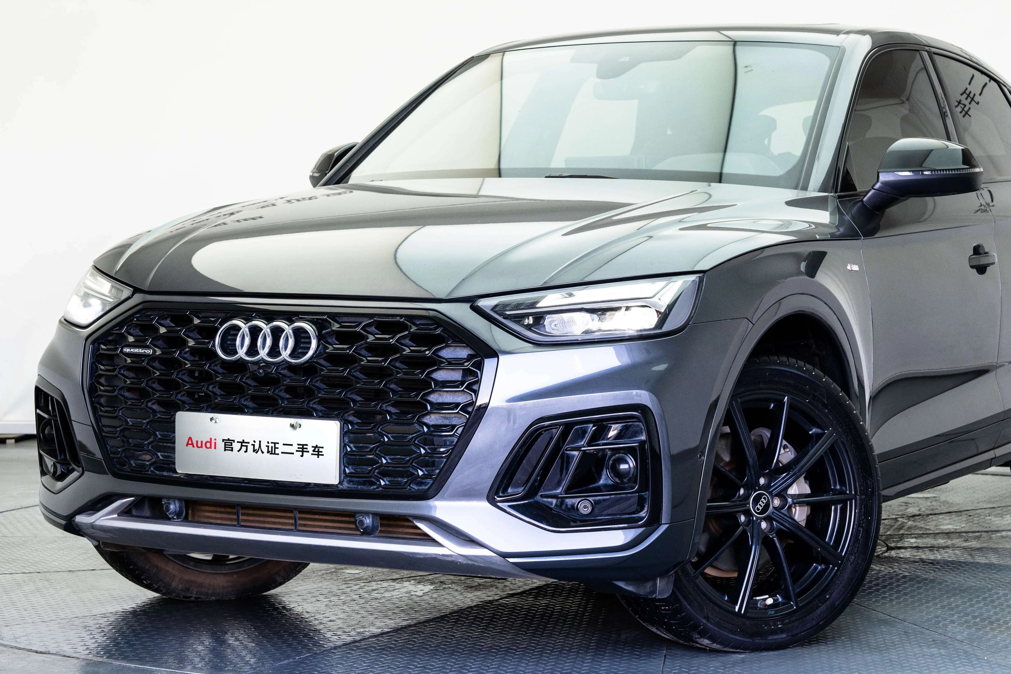 Audi Q5L Sportback 2022 г. 43862 км. — фото 7