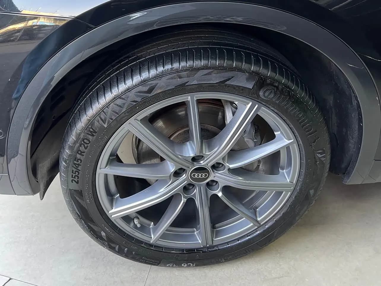 Audi Q5L 2023 г. 53005 км. — фото 6