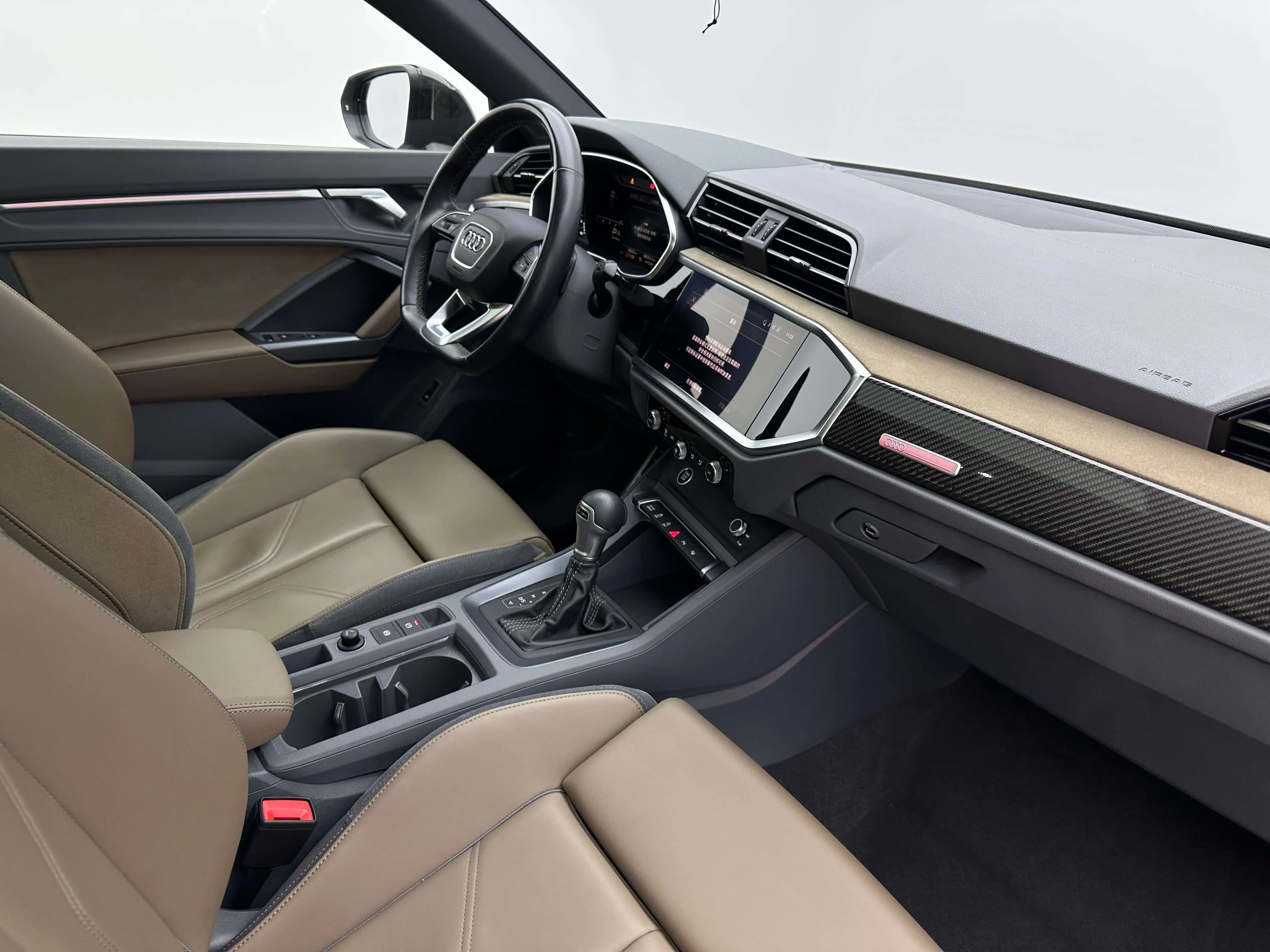 Audi Q3 2023 г. 38011 км. — фото 17