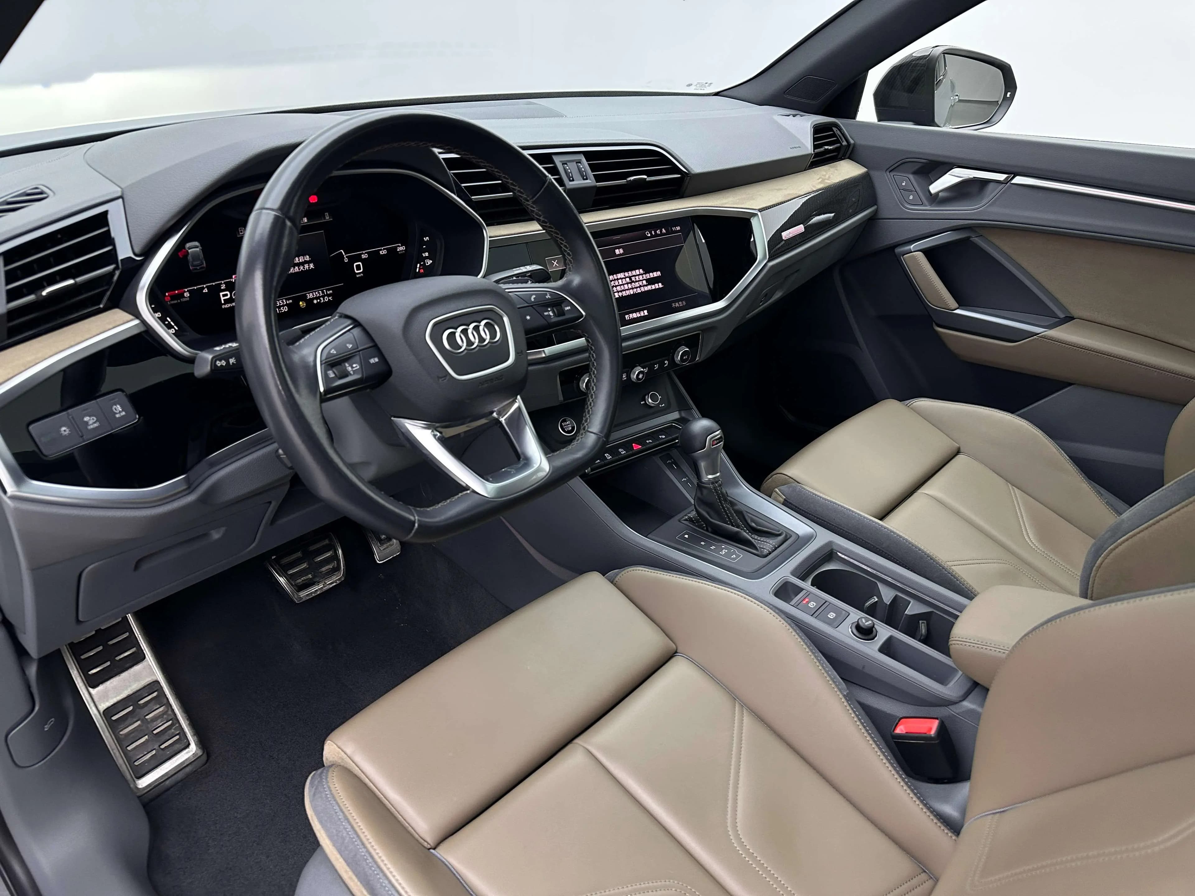 Audi Q3 2023 г. 38011 км. — фото 18
