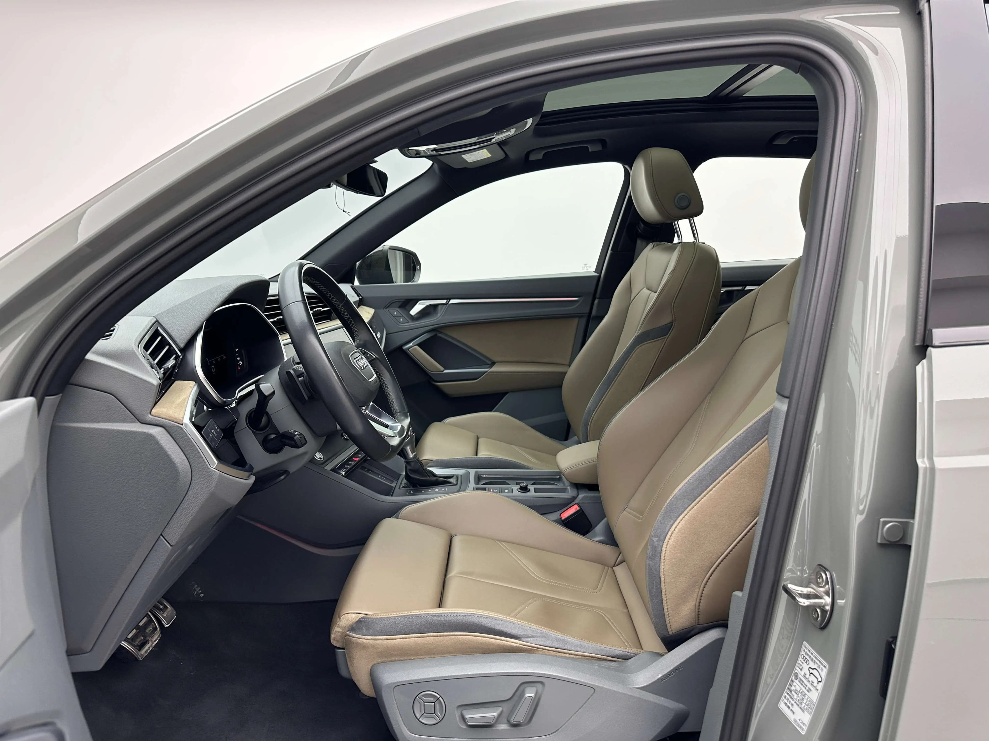 Audi Q3 2023 г. 38011 км. — фото 21