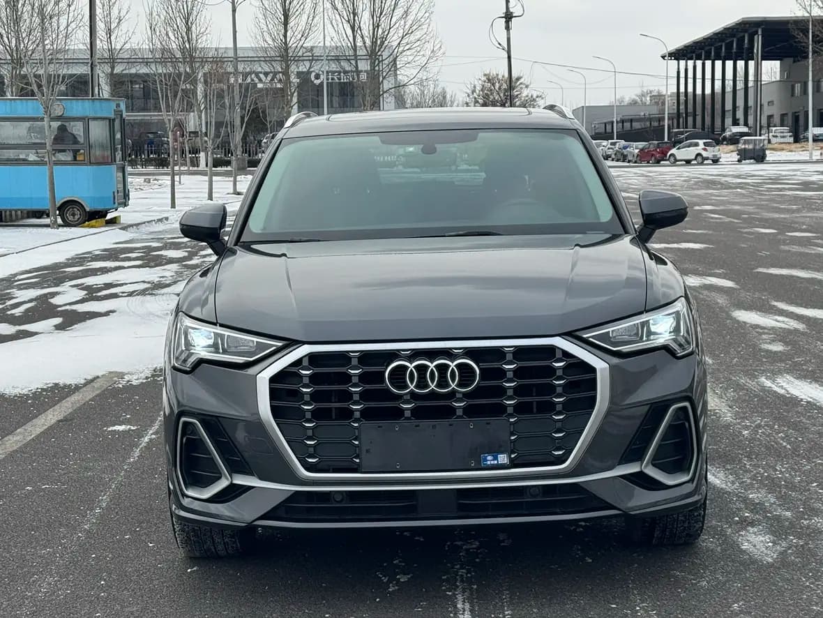 Audi Q3 2022 г. 30009 км. — фото 2