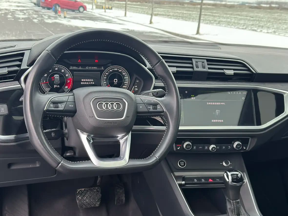 Audi Q3 2022 г. 30009 км. — фото 10
