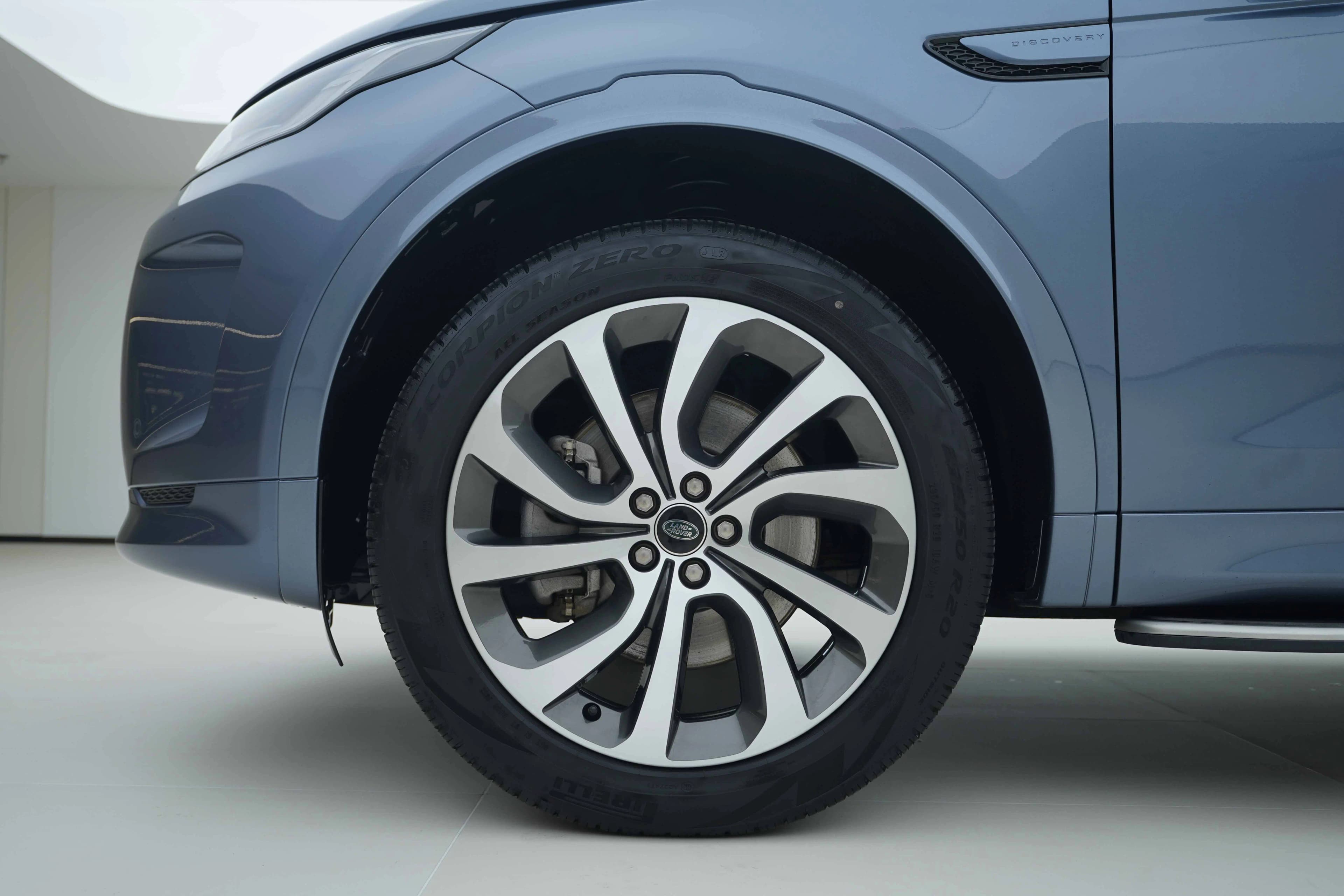 Land Rover Discover Sports 2023 г. 29058 км. — фото 11
