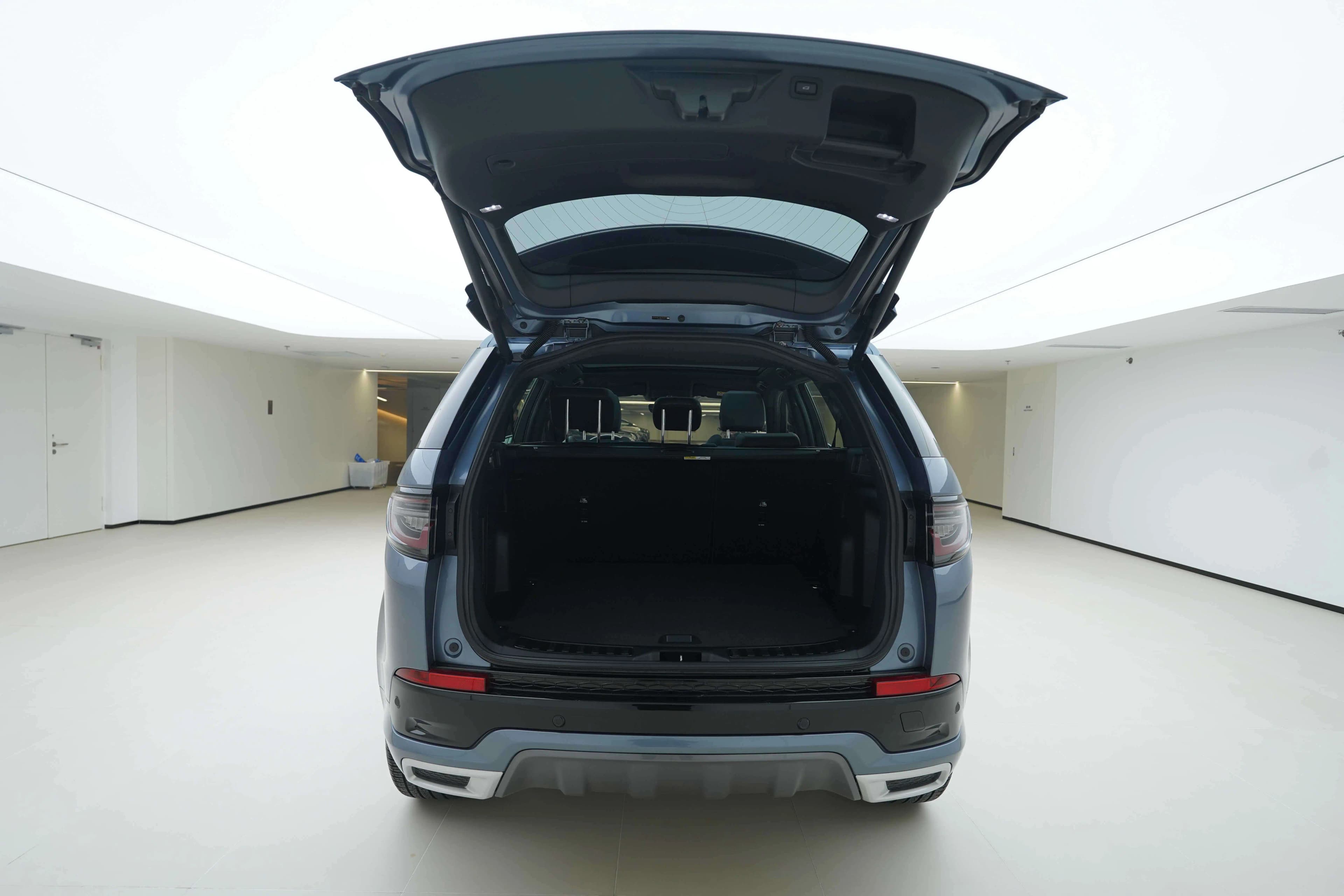Land Rover Discover Sports 2023 г. 29058 км. — фото 21