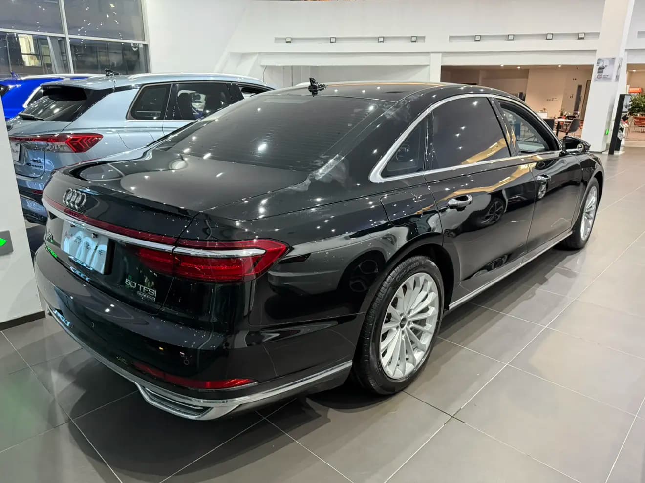 Audi A8 2021 г. 67926 км. — фото 4