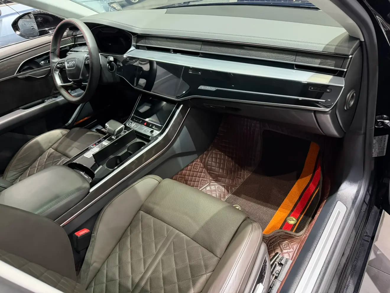 Audi A8 2021 г. 67926 км. — фото 9