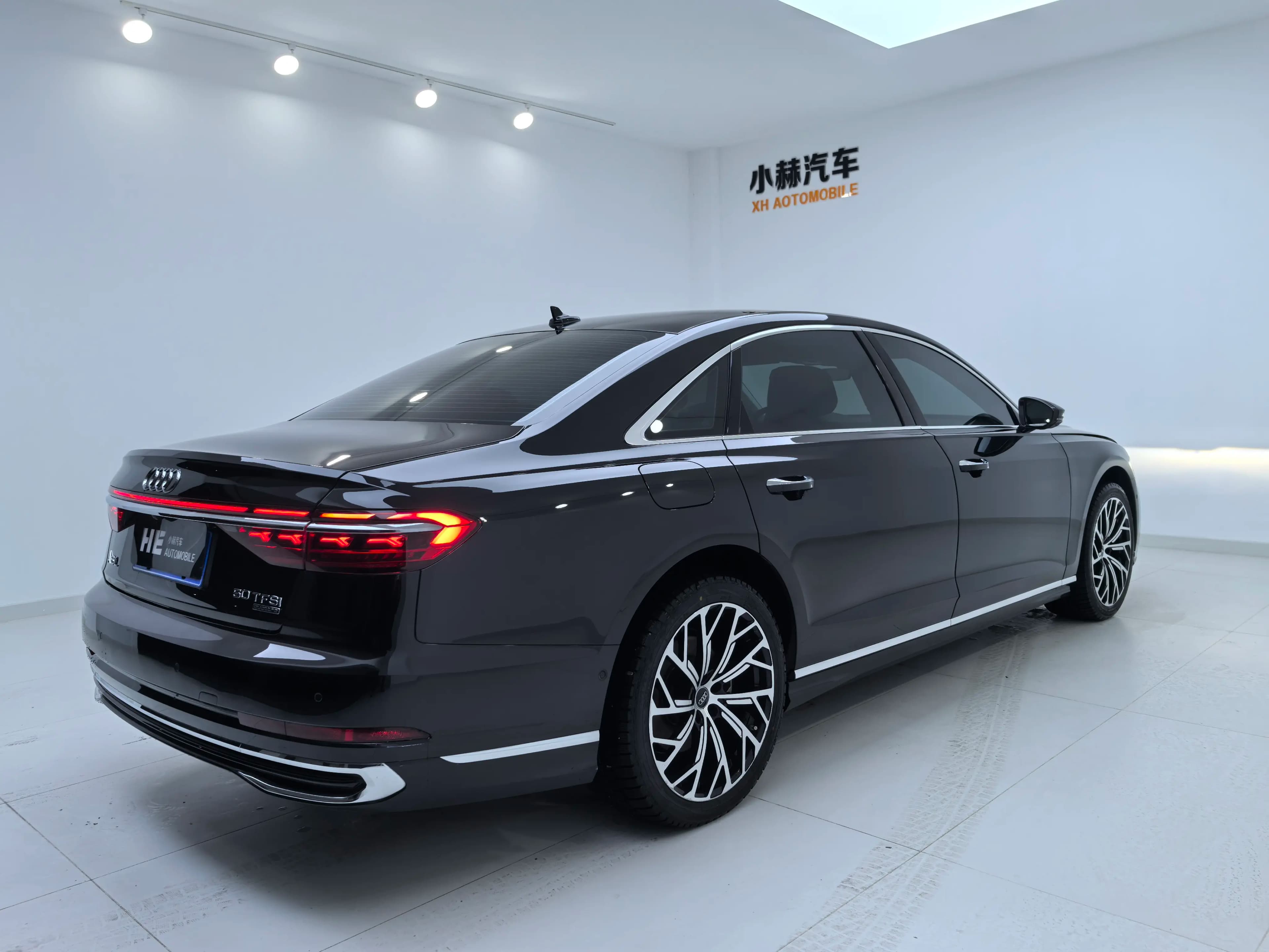 Audi A8 2023 г. 44028 км. — фото 6