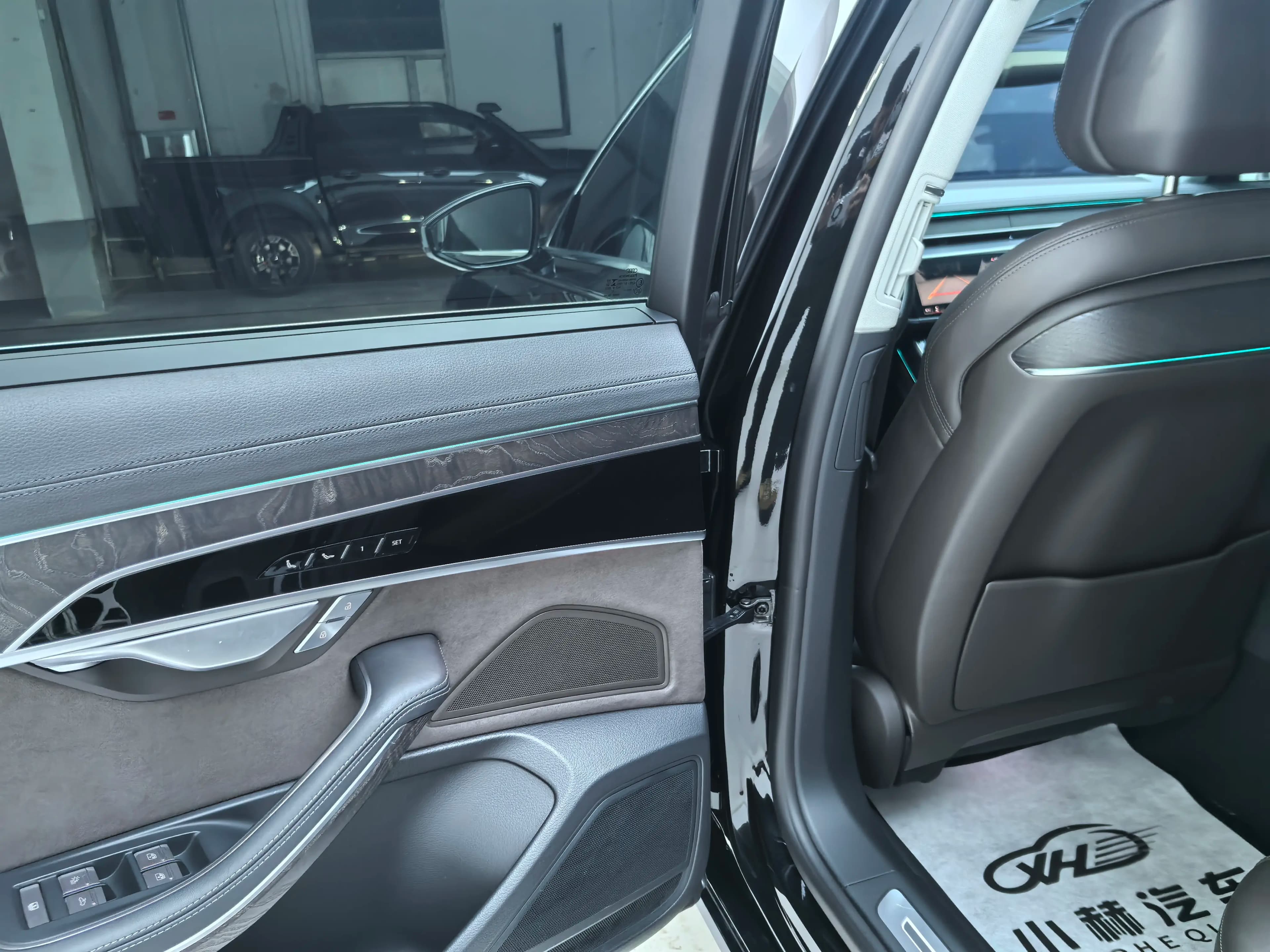 Audi A8 2023 г. 44028 км. — фото 8