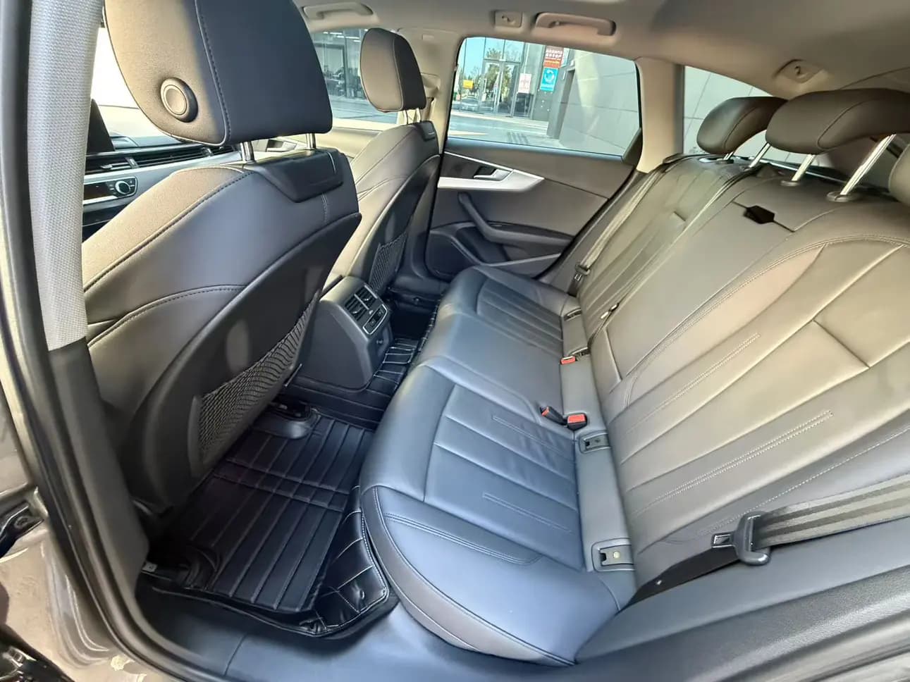 Audi A4 2021 г. 52145 км. — фото 9