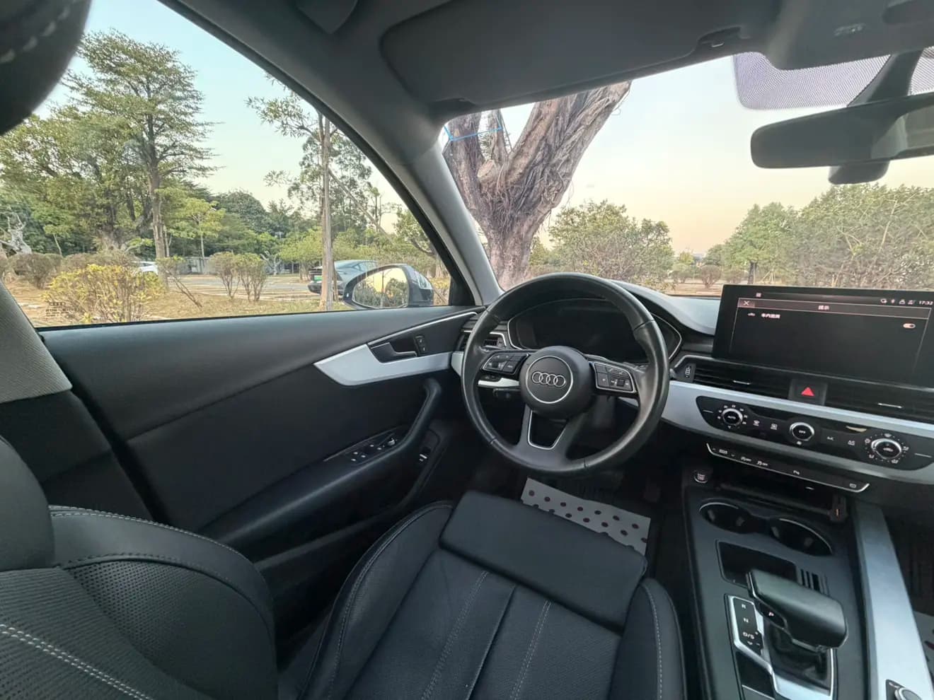 Audi A4L 2021 г. 80137 км. — фото 15