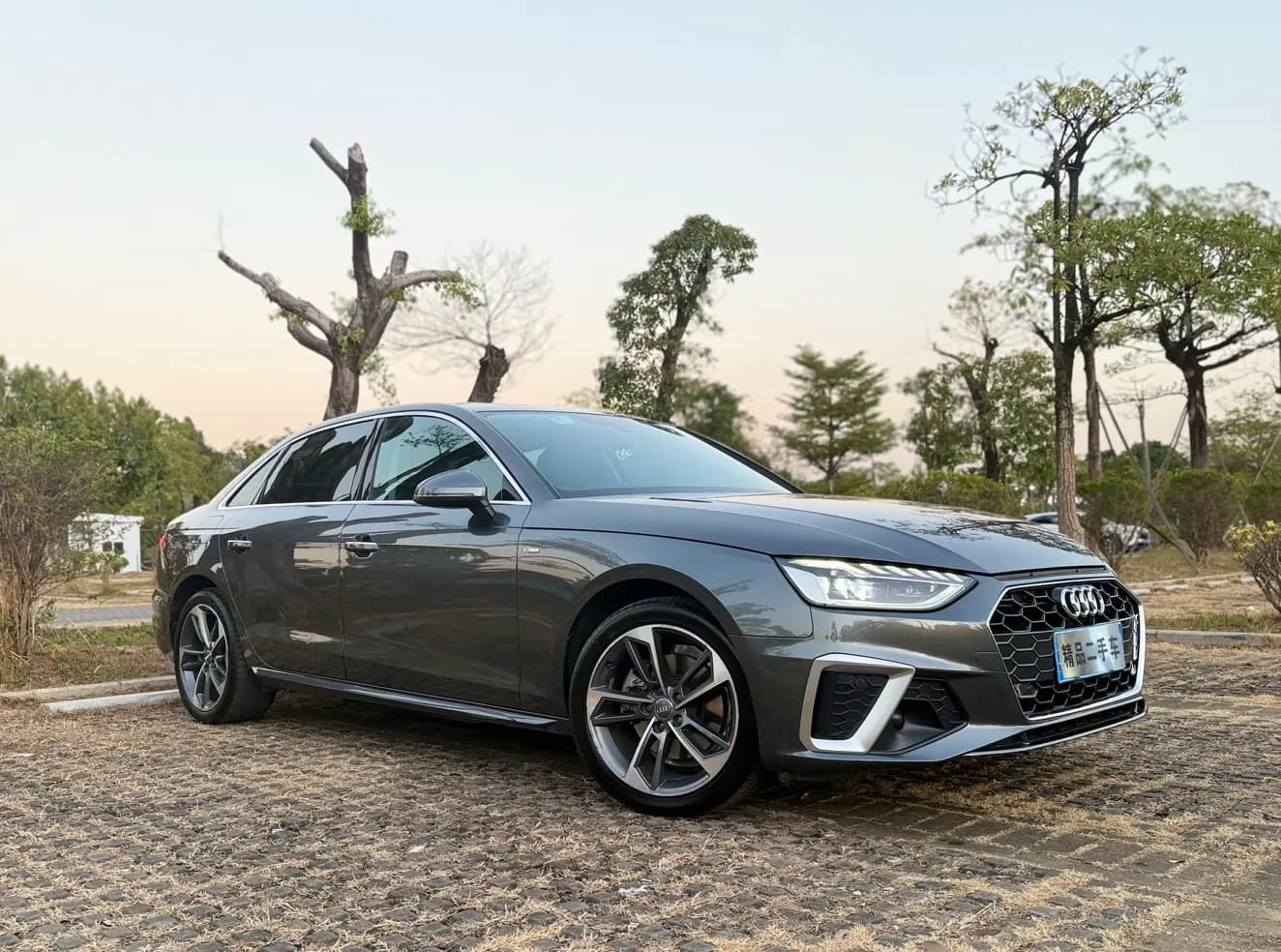 Audi A4L 2021 г. 80137 км. — фото 3