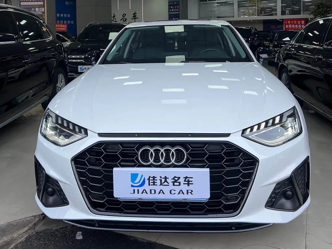 Audi A4L 2022 г. 82128 км. — фото 2