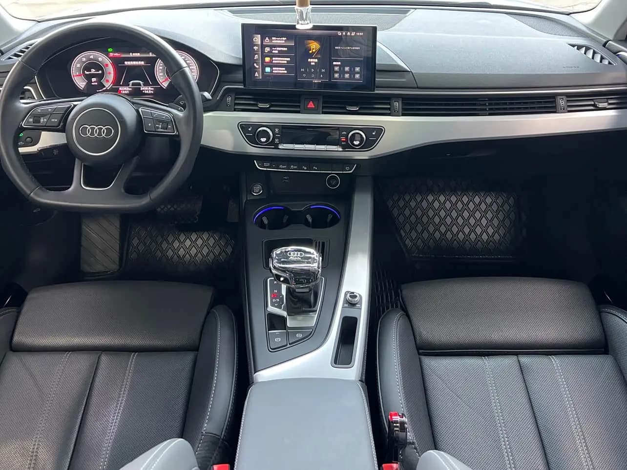 Audi A4L 2022 г. 82128 км. — фото 9