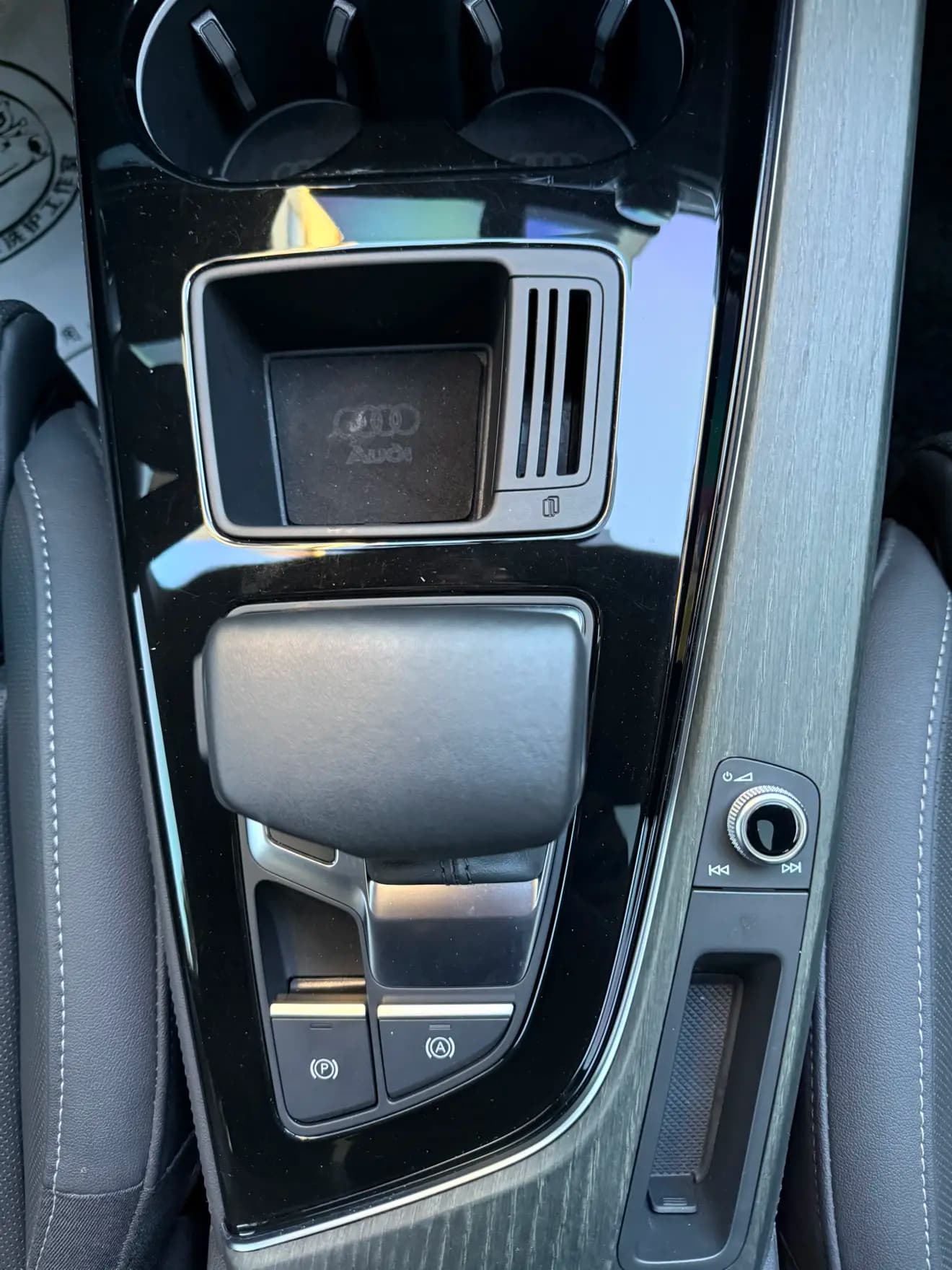 Audi A4L 2023 г. 26106 км. — фото 12