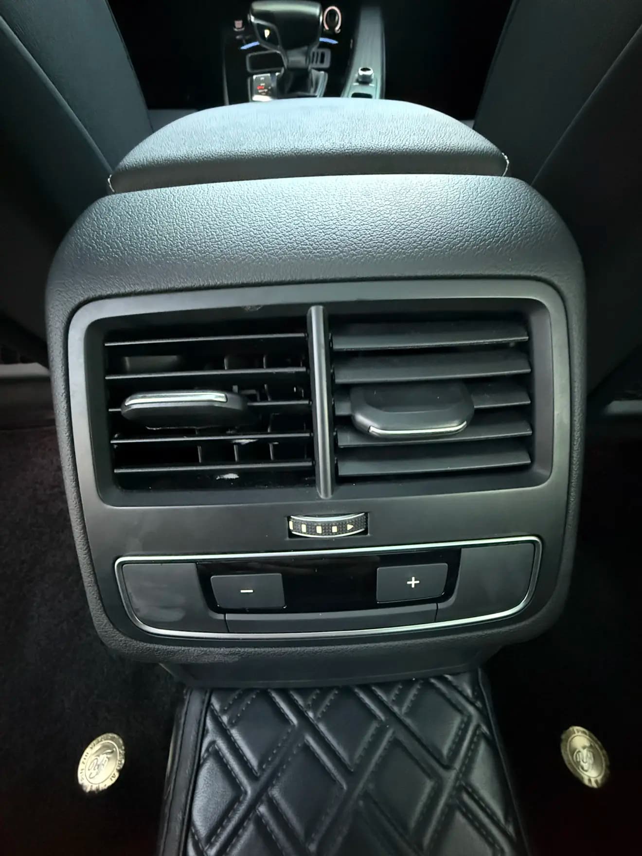 Audi A4L 2023 г. 26106 км. — фото 20