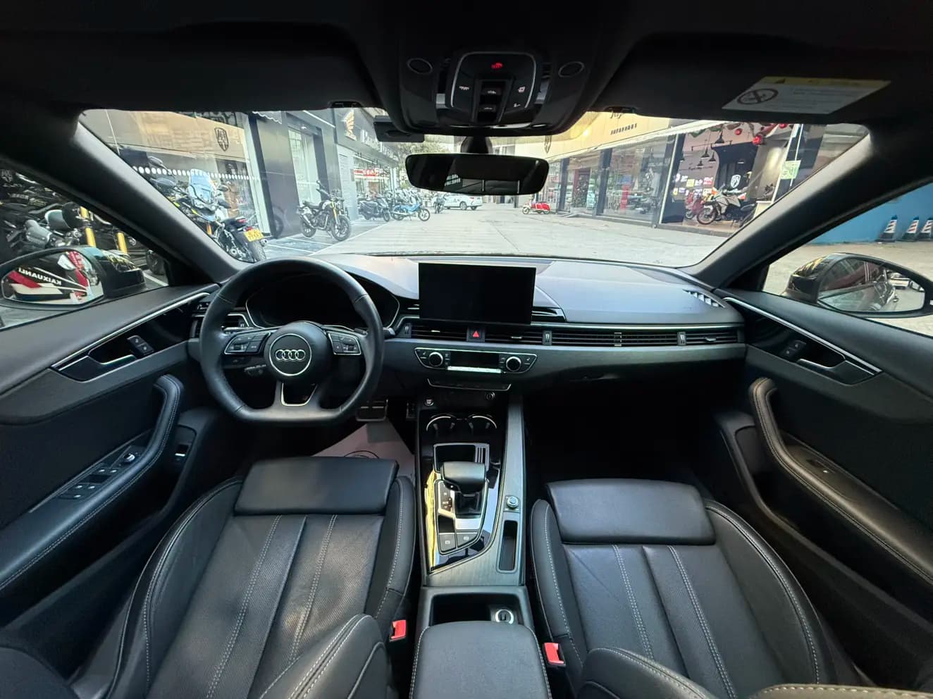 Audi A4L 2023 г. 26106 км. — фото 21