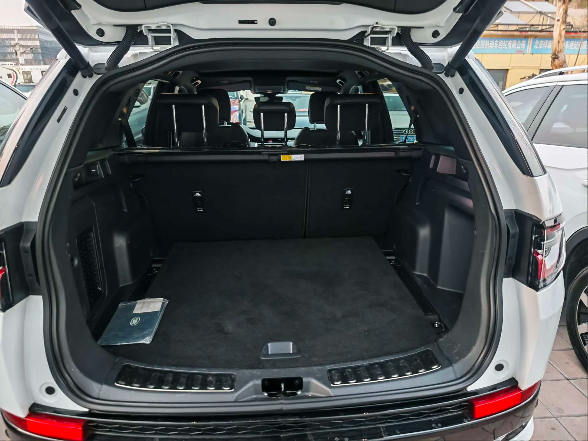 Land Rover Discover Sports 2022 г. 30060 км. — фото 14