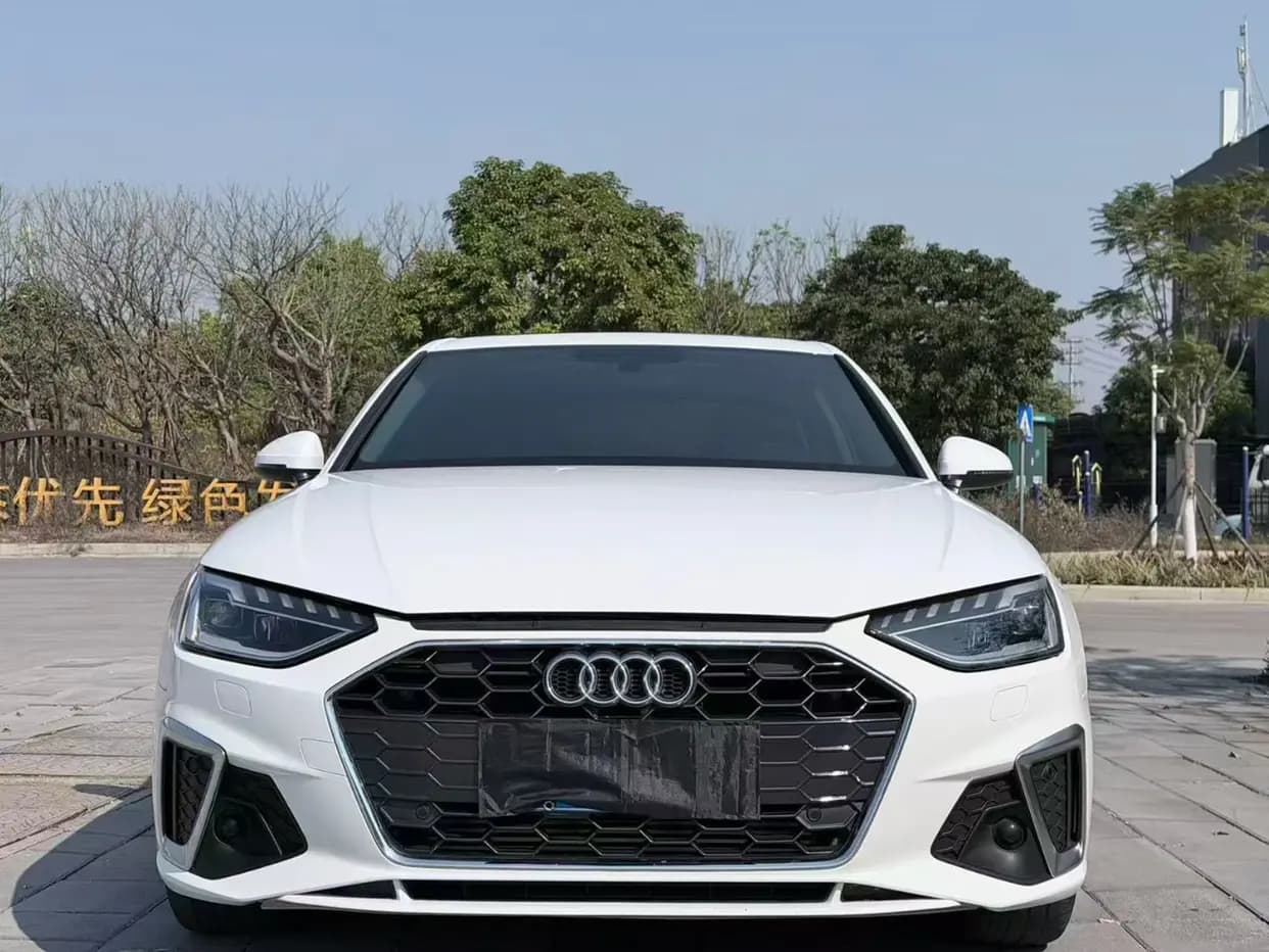 Audi A4L 2022 г. 90090 км. — фото 2