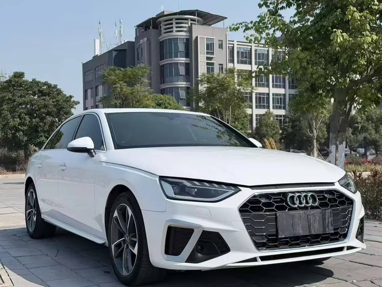 Audi A4L 2022 г. 90090 км. — фото 3