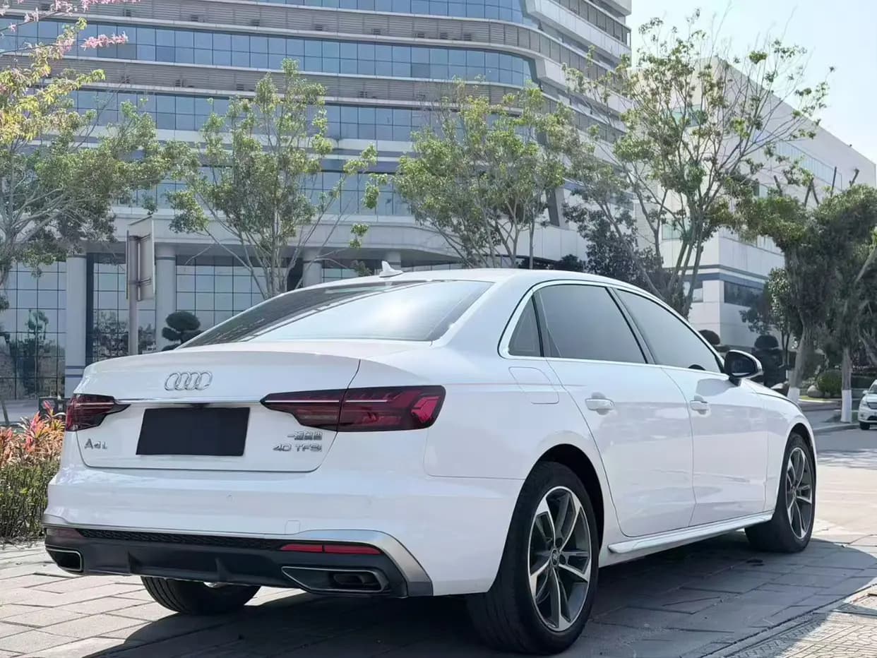 Audi A4L 2022 г. 90090 км. — фото 6