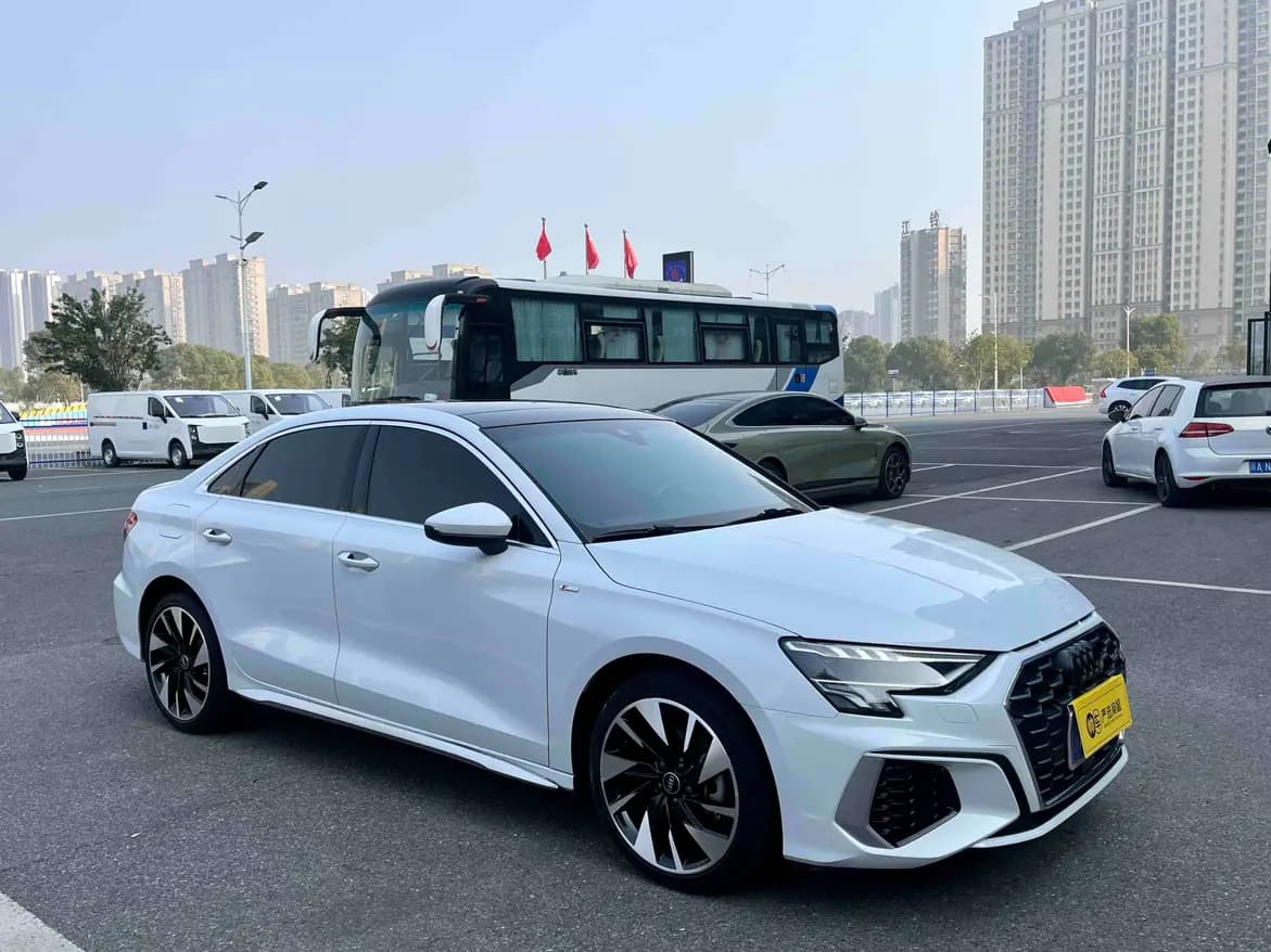Audi A3 2022 г. 76096 км. — фото 3