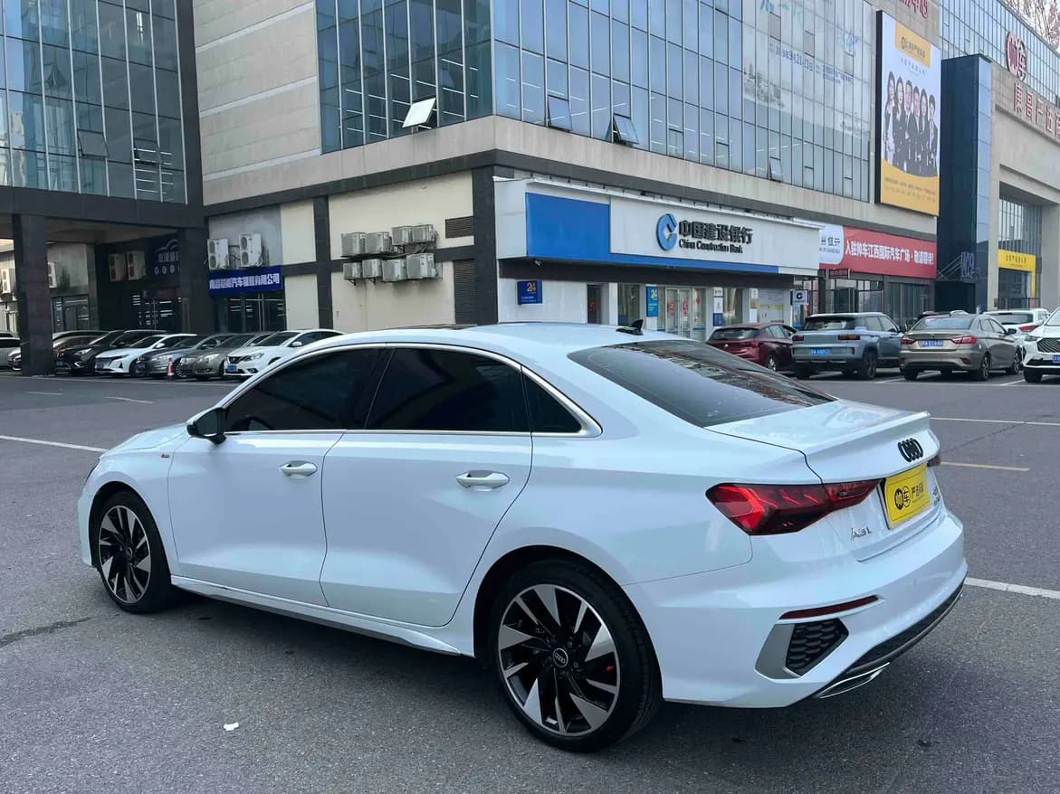 Audi A3 2022 г. 76096 км. — фото 4
