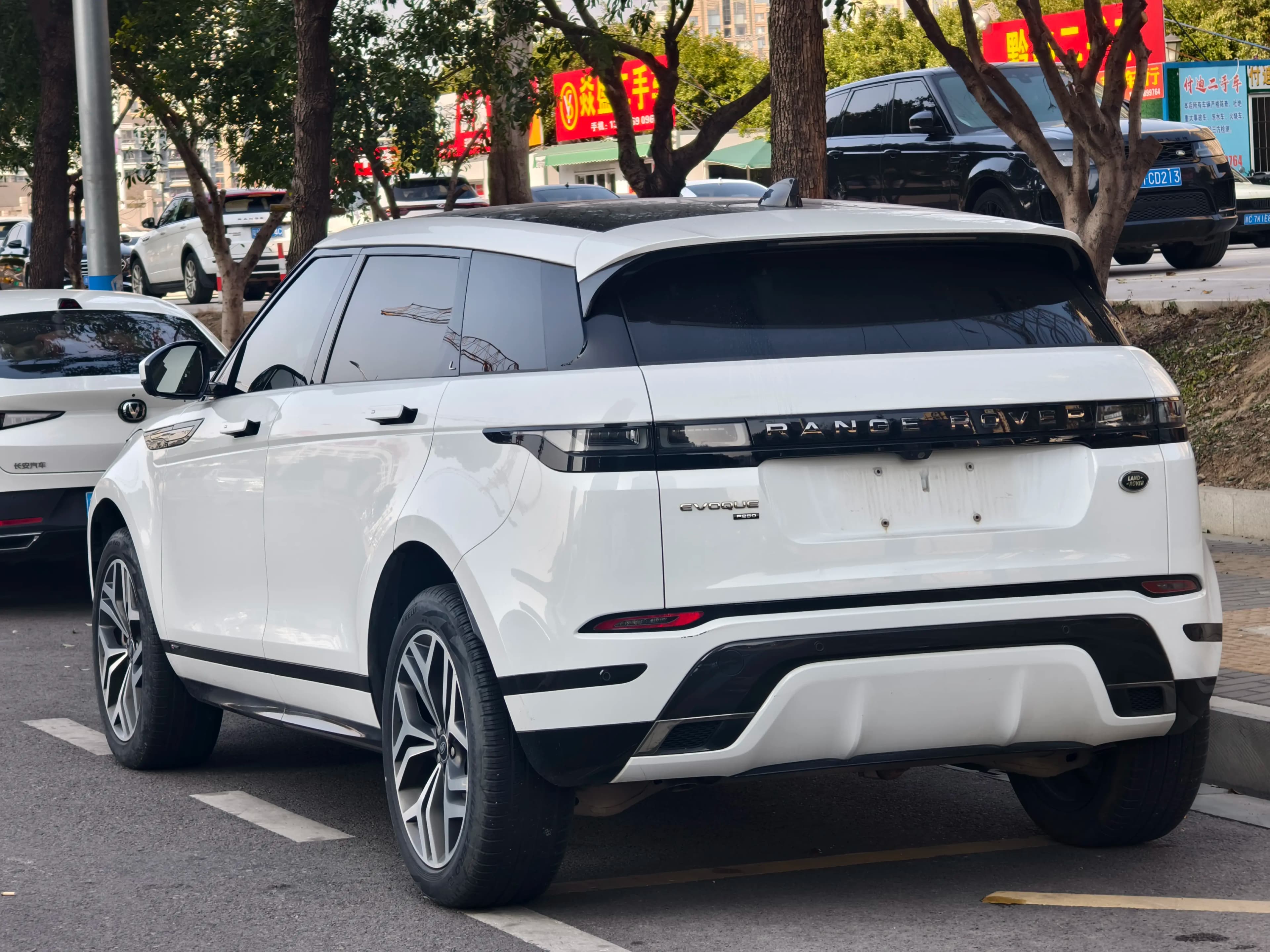 Land Rover Range Rover Evoque 2022 г. 55066 км. — фото 4