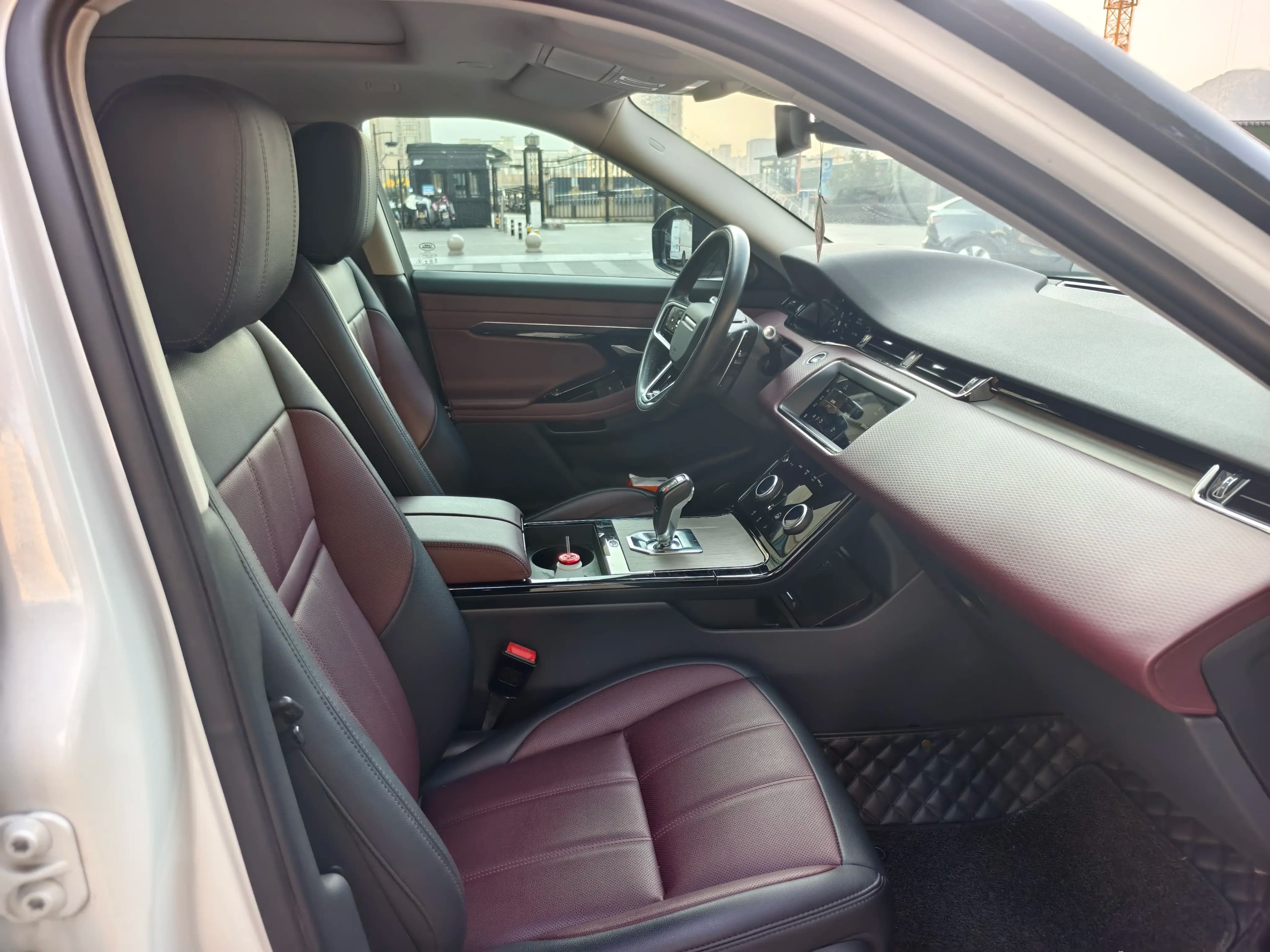 Land Rover Range Rover Evoque 2022 г. 55066 км. — фото 9