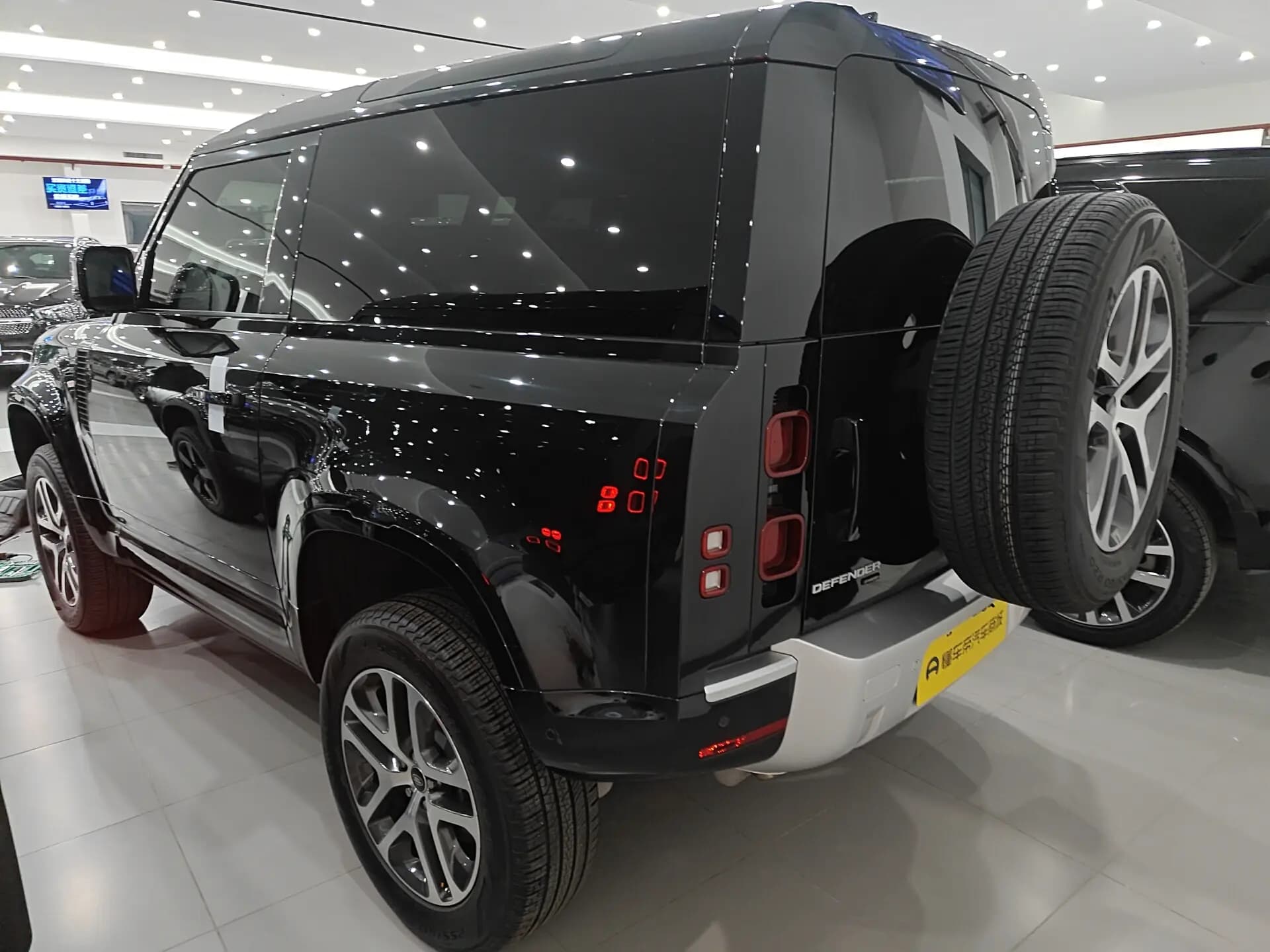 Land Rover Guard 2022 г. 4614 км. — фото 6